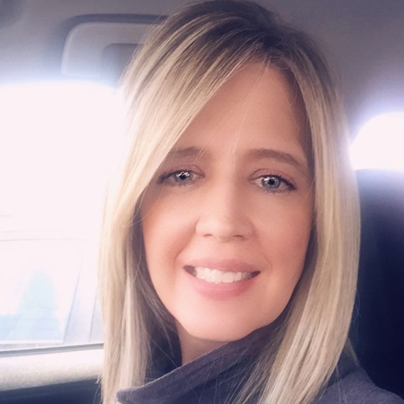 Meet your Posher, Jennifer - Picture 1 of 1